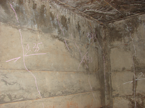 (2011年)肥城石橫特鋼廠出鐵廠,溫度引起梁開裂